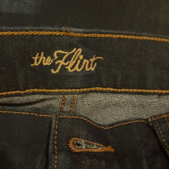 Bundle of 3 jeans. New York Company and Old Navy. All size 4s. Excellent conditi - Picture 2 of 9